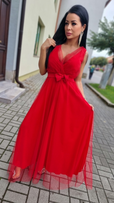 Červené spoločenské dlhé šaty