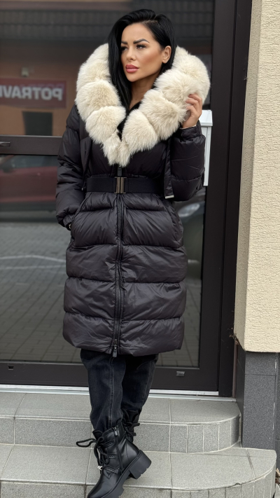 Čierna perová bunda správou kožušinou