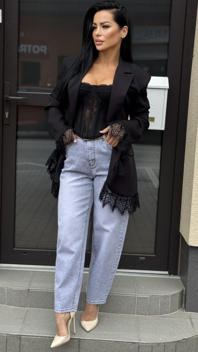 Čierne dámske sako s čipkou