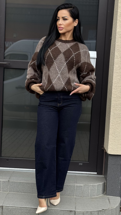 Dámsky pletený sveter s argyle vzorom – čokoládovo hnedý s béžový
