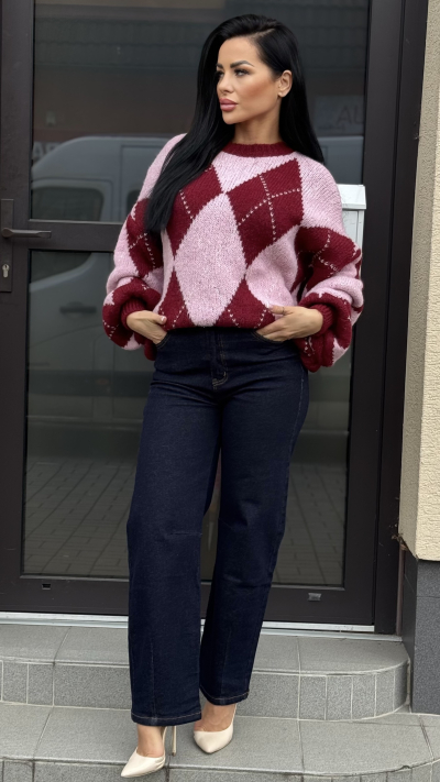 Dámsky pletený sveter s argyle vzorom – ružovo-bordový