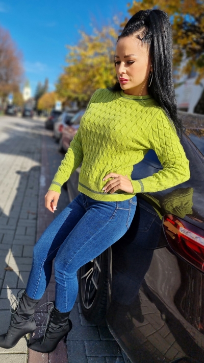 Dámsky  sveter - zelená farba 