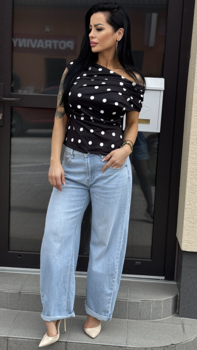 Dámsky top s guľôčkami