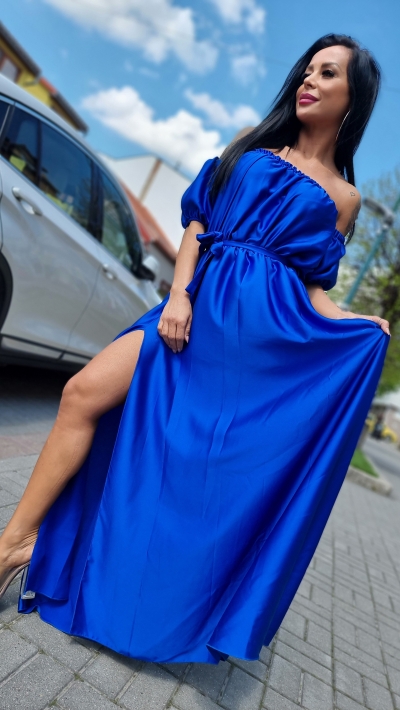 Dlhé modré saténové šaty 