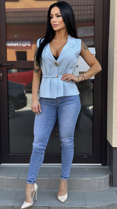 Elegantná dámska vesta- bledomodrá