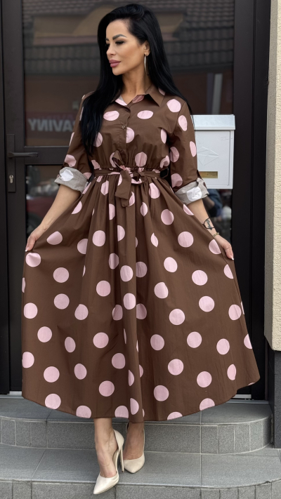 Hnedé šaty s guličkami