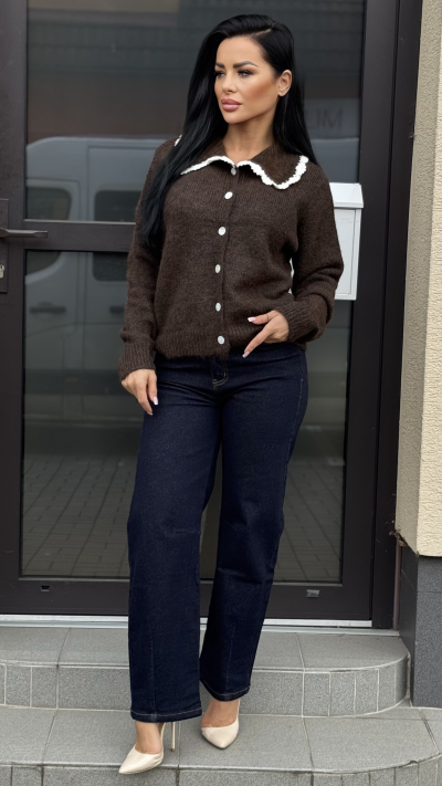 Hnedý sveter na gombíky  s límcom