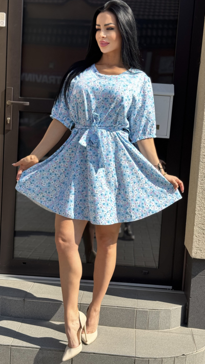 Modre kvetované šaty