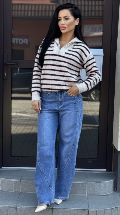 Pruhovaný sveter – krémová farba