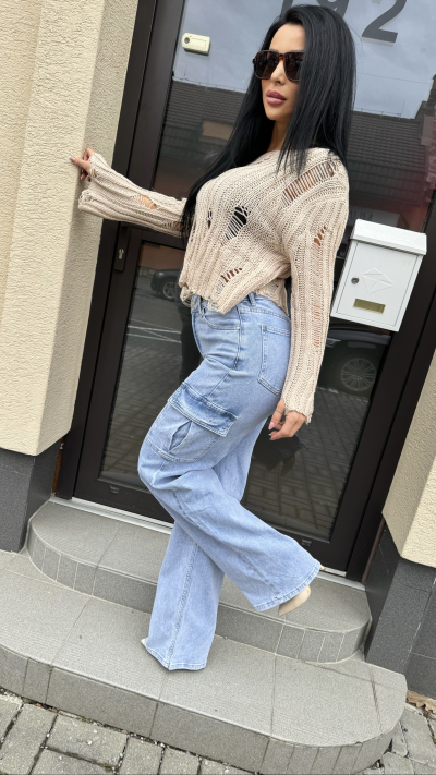 Široké džínsy – Monika