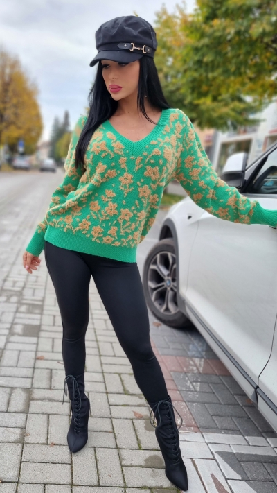 Zelený sveter s kvietočkami 