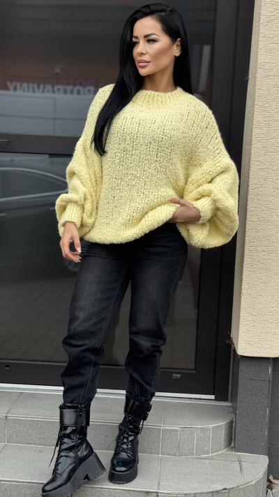 Žltý OverSize svetrík